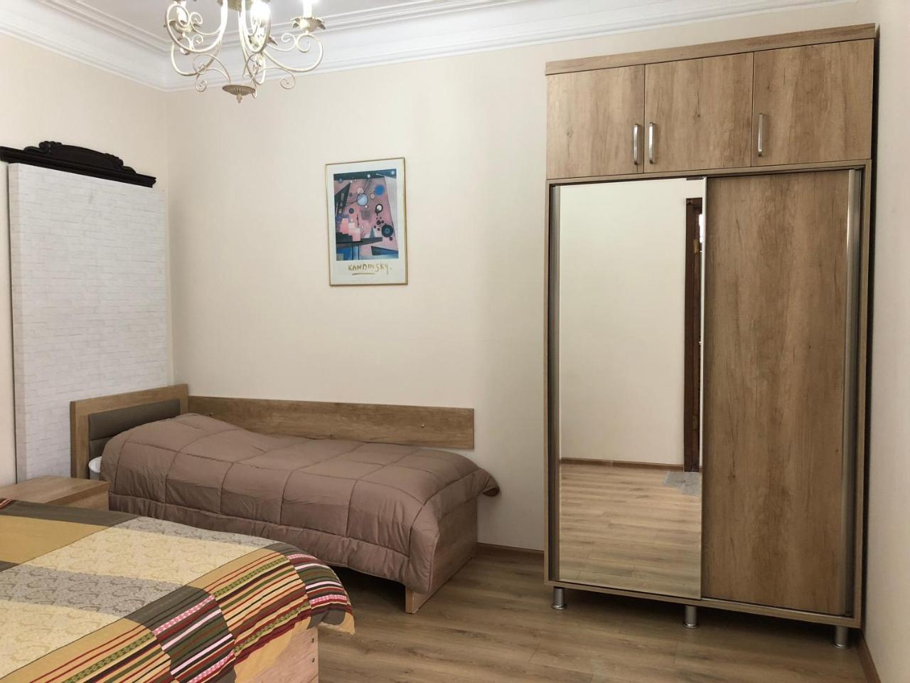 Temo Guest House 10 バトゥーミ エクステリア 写真